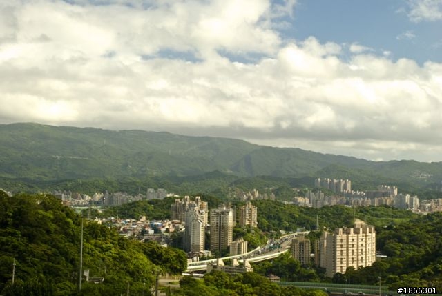 Free time in Taipei - 小武嶺,宛如動畫般場景的102縣道