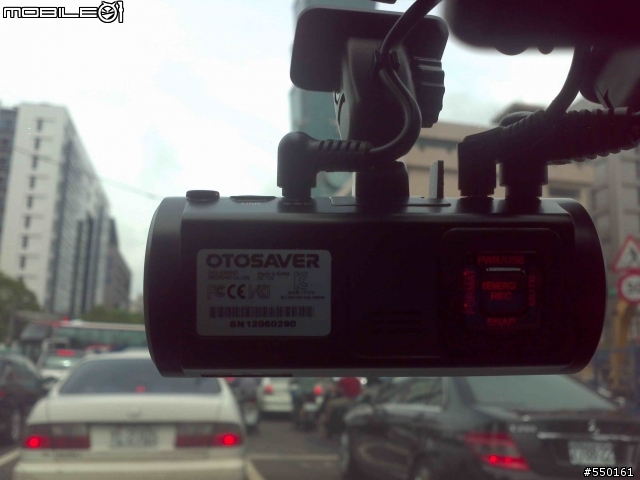 雙白馬五簡單開箱+DAS-3000HD黑騎士行車記錄器+卡夢配件+防眩光後照鏡(藍鏡)+大燈燻黑燈膜+日行燈