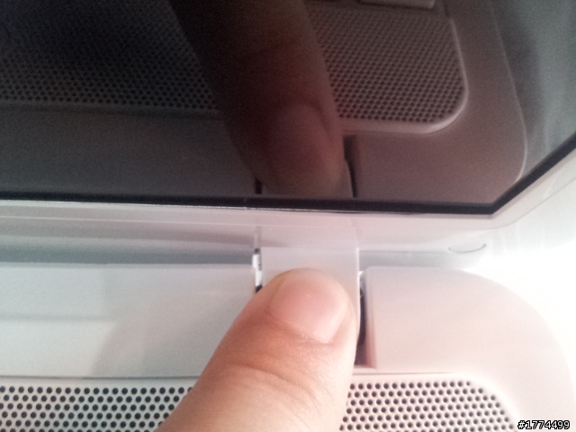 TOSHIBA 東芝 L850 邊框問題及售後
