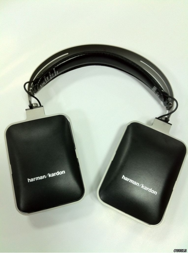 "分享" Harman Kardon Bluetooth Wireless Over-Ear Headphones 全罩式藍芽耳機