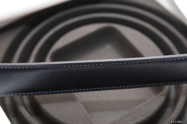 殘酷對決(上):皮件工藝之法國vs西班牙--Hermes & LOEWE "Reversible Strap"