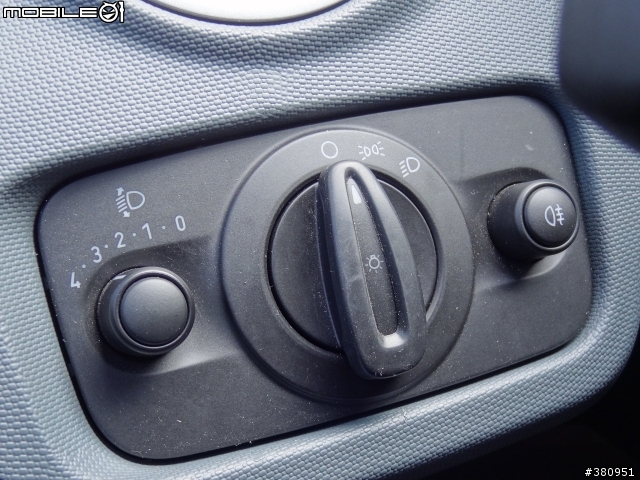 Ford Fiesta 1.6 免費試乘與4D&5D比較心得
