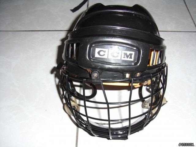終於忍痛把Ice Hockey裝備丟了>"<