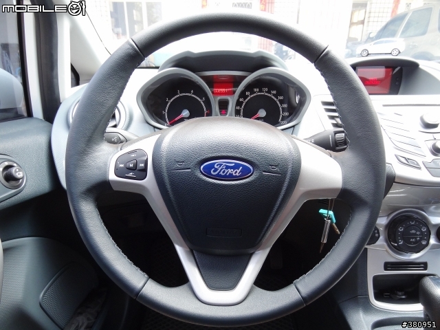 Ford Fiesta 1.6 免費試乘與4D&5D比較心得