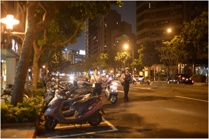 火燒賓士車在台灣 (更新相關新聞四個多月,已發生四次自燃火燒車了,2013/01/28、2013/1/5、2012/9/16、2012.8/11)