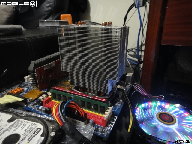 無聊 清清我的cpu 散熱器 換換各廠牌風扇 三洋 酷媽 保銳 AC XG .....參考看看數字 -特映無風扇燒機