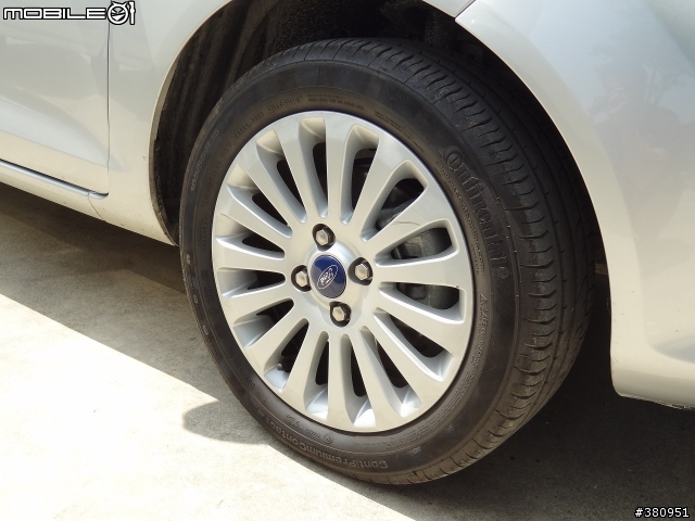 Ford Fiesta 1.6 免費試乘與4D&5D比較心得