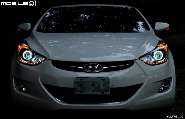就是這個光 Elantra 獨特頭尾燈分享