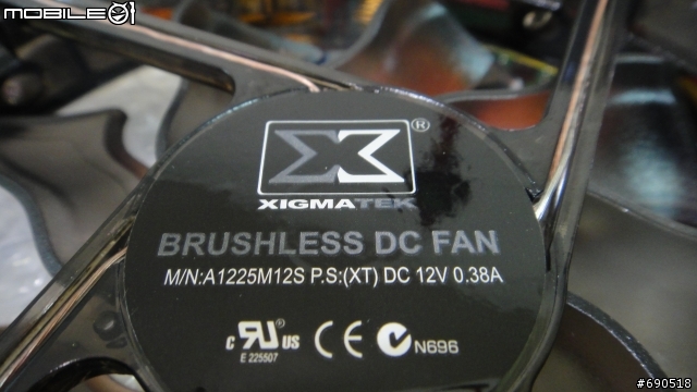 無聊 清清我的cpu 散熱器 換換各廠牌風扇 三洋 酷媽 保銳 AC XG .....參考看看數字 -特映無風扇燒機