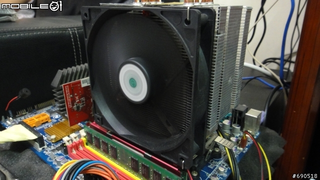 無聊 清清我的cpu 散熱器 換換各廠牌風扇 三洋 酷媽 保銳 AC XG .....參考看看數字 -特映無風扇燒機