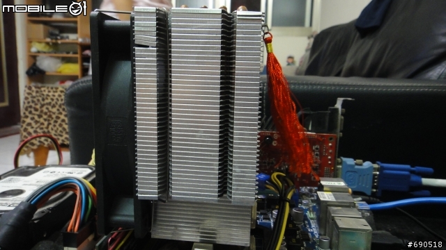 無聊 清清我的cpu 散熱器 換換各廠牌風扇 三洋 酷媽 保銳 AC XG .....參考看看數字 -特映無風扇燒機