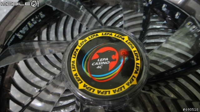 無聊 清清我的cpu 散熱器 換換各廠牌風扇 三洋 酷媽 保銳 AC XG .....參考看看數字 -特映無風扇燒機