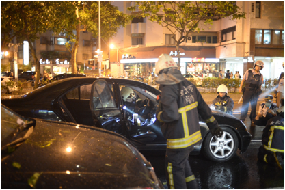 火燒賓士車在台灣 (更新相關新聞四個多月,已發生四次自燃火燒車了,2013/01/28、2013/1/5、2012/9/16、2012.8/11)