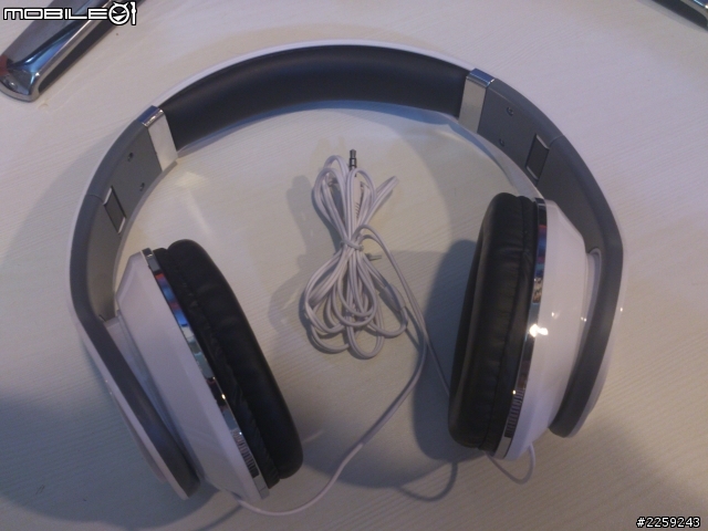 99元之我在 7 - 11 看到 beats !