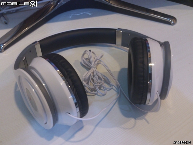 99元之我在 7 - 11 看到 beats !