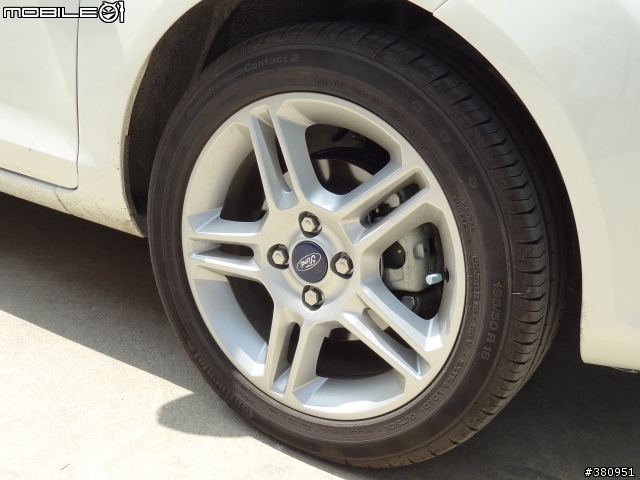 Ford Fiesta 1.6 免費試乘與4D&5D比較心得