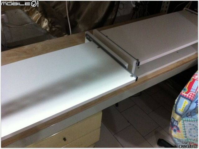 DIY 免螺絲角鋼 舒適 有鍵盤架的電腦桌 開箱