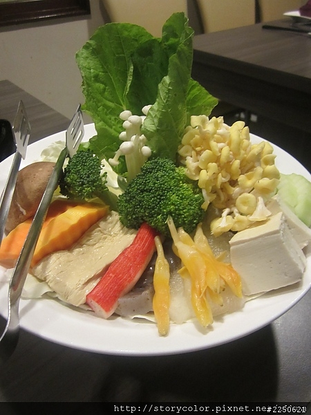 【台南美食】成大附近的隱藏美食 - 黑亼鑄鐵養生鍋