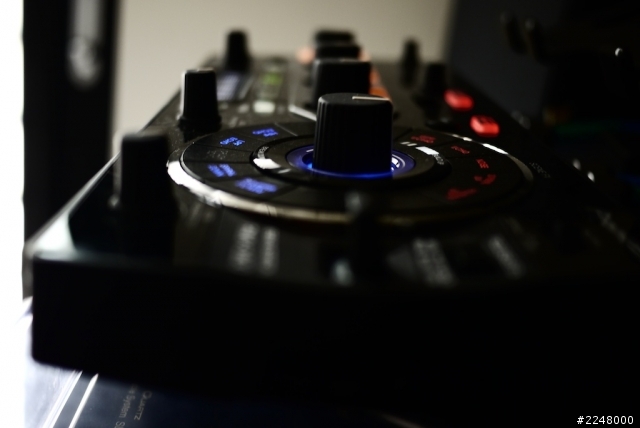 『 效果器小精靈-令人愛不釋手的Pioneer RMX-1000』