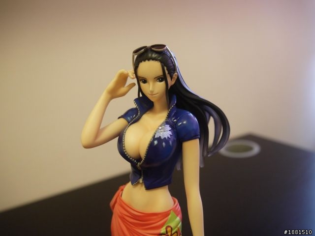 最近獲得展示櫃 把原本的盒裝收藏的公仔 都給開出來放囉~ P.S 小心 圖很多