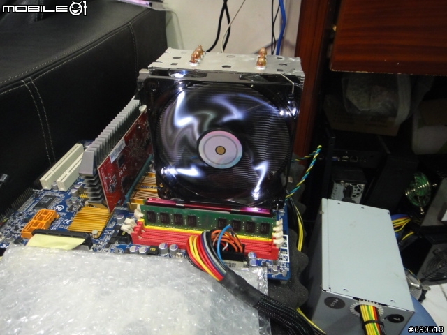 無聊 清清我的cpu 散熱器 換換各廠牌風扇 三洋 酷媽 保銳 AC XG .....參考看看數字 -特映無風扇燒機