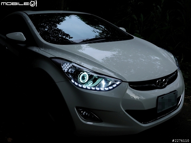 就是這個光 Elantra 獨特頭尾燈分享