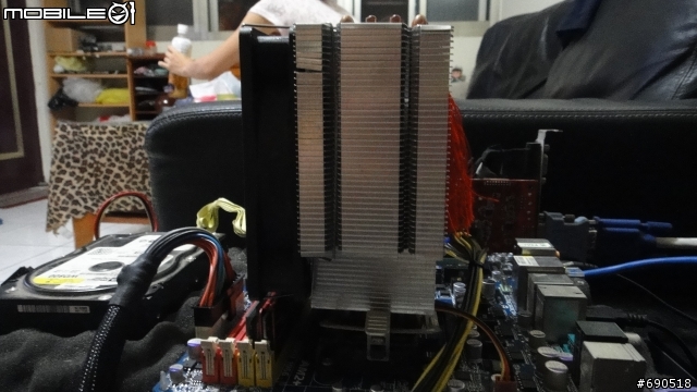 無聊 清清我的cpu 散熱器 換換各廠牌風扇 三洋 酷媽 保銳 AC XG .....參考看看數字 -特映無風扇燒機