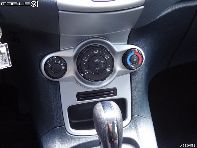 Ford Fiesta 1.6 免費試乘與4D&5D比較心得