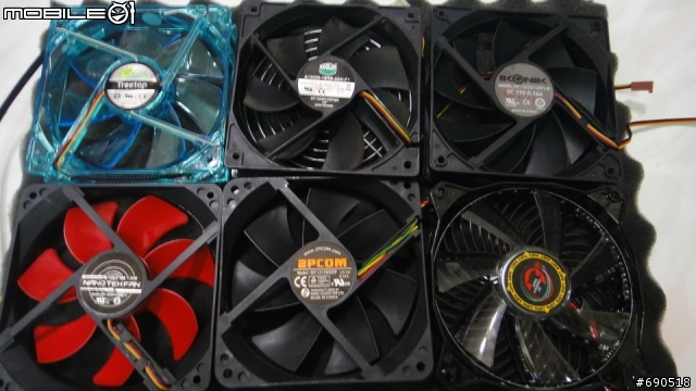 無聊 清清我的cpu 散熱器 換換各廠牌風扇 三洋 酷媽 保銳 AC XG .....參考看看數字 -特映無風扇燒機