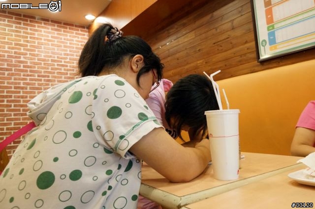 Samsung Galaxy Beam嘎啦嘻嗶嗯~投影應用好好玩‧吸引眾人目光的秘密武器