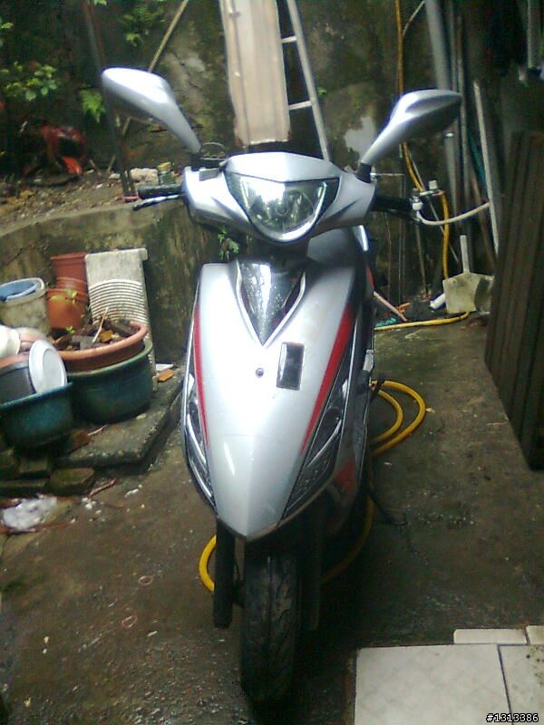 SUZUKI GSR 跑快十三萬公里的汽缸吃多少機油?