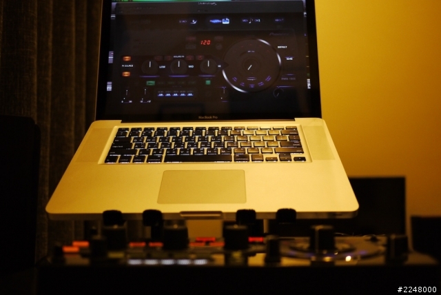 『 效果器小精靈-令人愛不釋手的Pioneer RMX-1000』