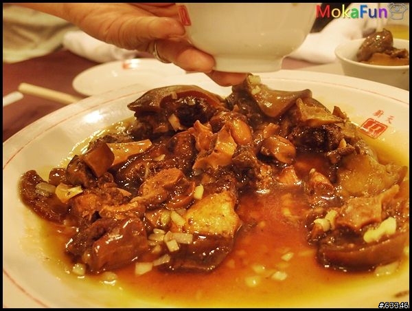 天廚菜館。酥皮多汁北平烤鴨