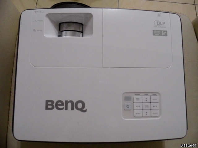 小空間大享受─短焦投影機 BenQ W710ST