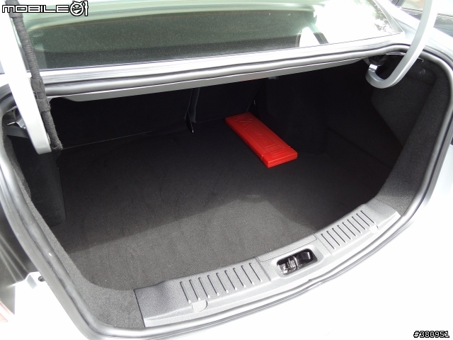 Ford Fiesta 1.6 免費試乘與4D&5D比較心得