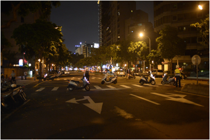 火燒賓士車在台灣 (更新相關新聞四個多月,已發生四次自燃火燒車了,2013/01/28、2013/1/5、2012/9/16、2012.8/11)