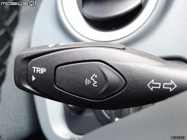 Ford Fiesta 1.6 免費試乘與4D&5D比較心得