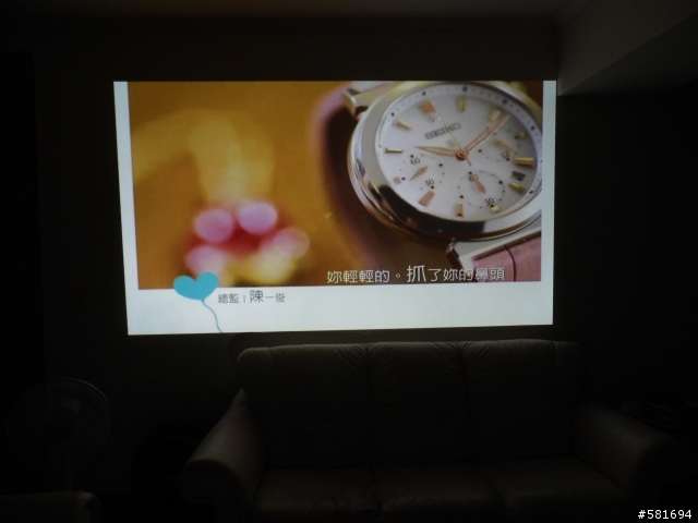 小空間大享受─短焦投影機 BenQ W710ST