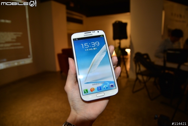 變窄變長又變大的 Galaxy Note 2 實機測試影片