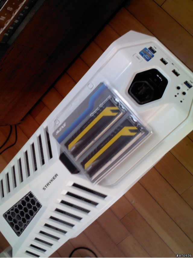 AVEXIR宇帷Core Series Memory 2400Mhz~會呼吸的記憶體-Mpower 版本開箱文~有影片