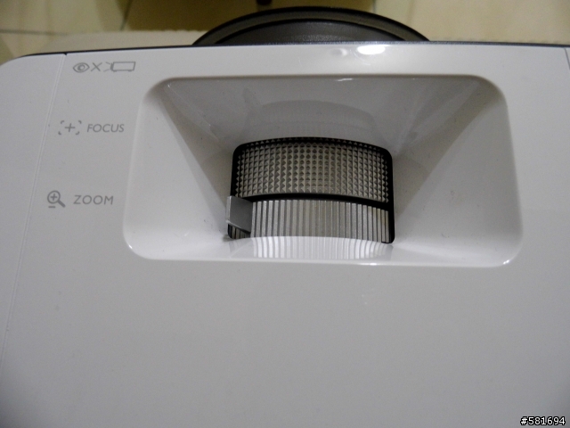 小空間大享受─短焦投影機 BenQ W710ST