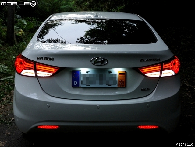 就是這個光 Elantra 獨特頭尾燈分享