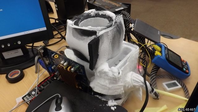 ASUS CVF-Z發威!_超上3200的Apacer 16GB雙通道
