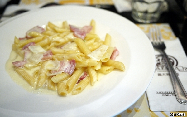 食記「LA PASTA義大利麵屋內湖店」,味美量足...