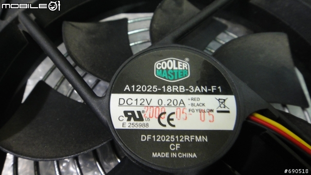 無聊 清清我的cpu 散熱器 換換各廠牌風扇 三洋 酷媽 保銳 AC XG .....參考看看數字 -特映無風扇燒機