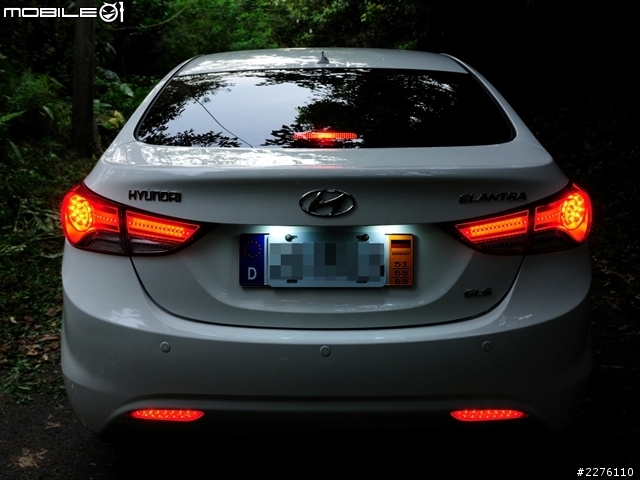 就是這個光 Elantra 獨特頭尾燈分享