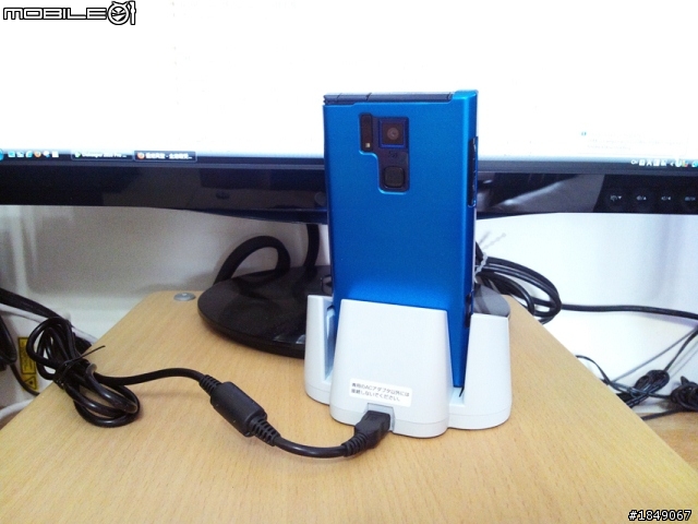 Fujitsu T-02D 簡易開箱+小評 (更新用後感)