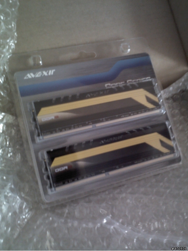 AVEXIR宇帷Core Series Memory 2400Mhz~會呼吸的記憶體-Mpower 版本開箱文~有影片