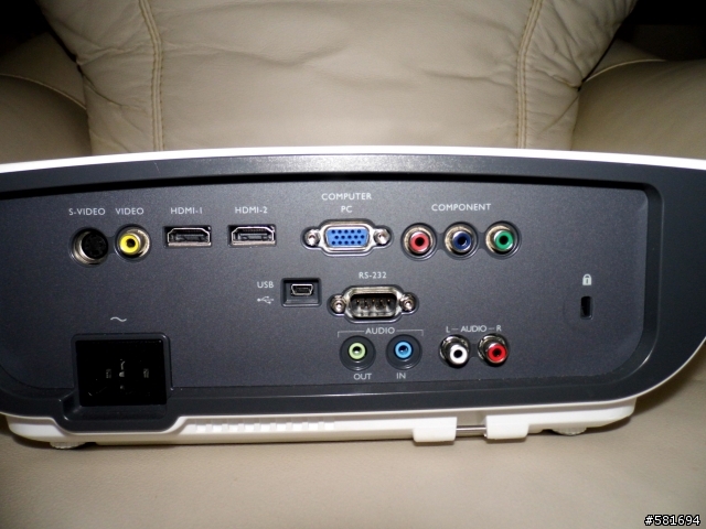 小空間大享受─短焦投影機 BenQ W710ST