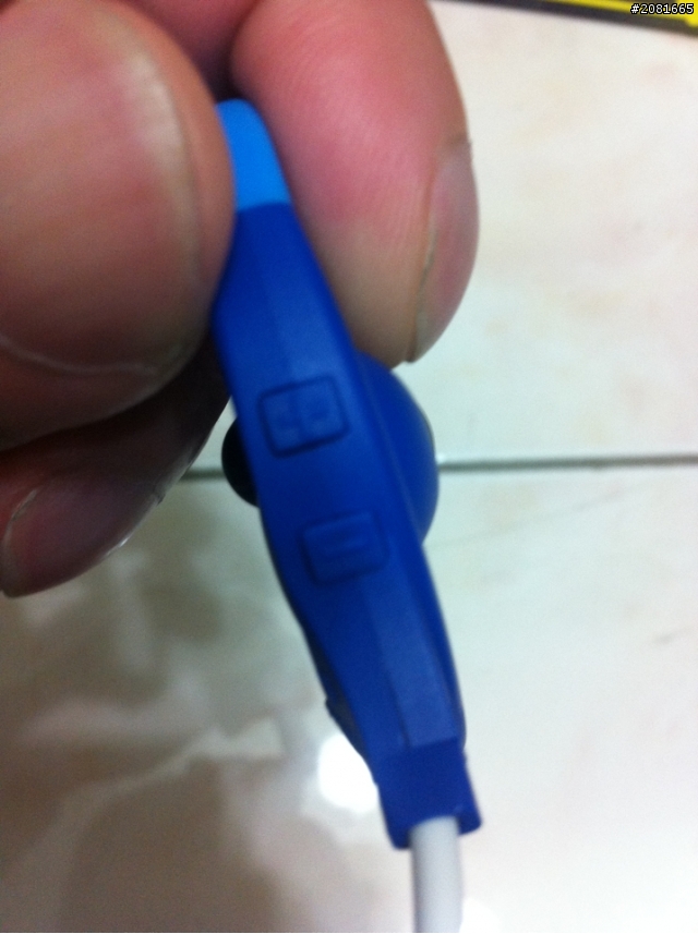 開箱文~(人生第一支無線藍芽運動耳機~DENON W150 藍色)
